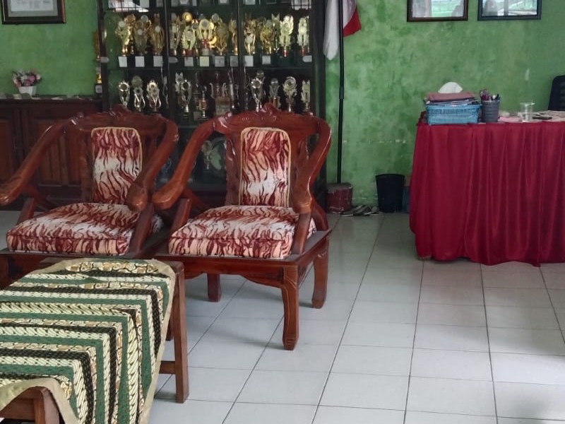 Ruang Kepsek / Guru